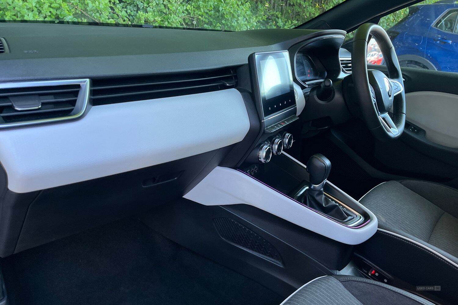 Nov 2022 Renault Clio 1.6 E-TECH full hybrid 145 Techno 5dr Auto