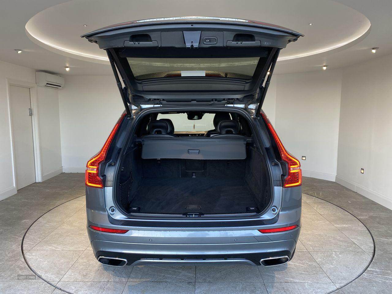 Oct 2018 Volvo XC60 2.0 D4 R DESIGN 5dr AWD Geartronic