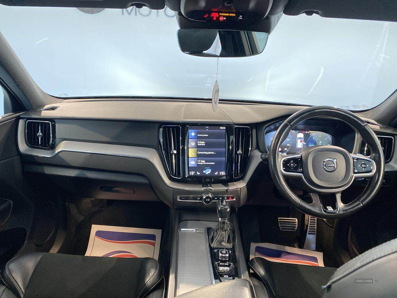 Oct 2018 Volvo XC60 2.0 D4 R DESIGN 5dr AWD Geartronic