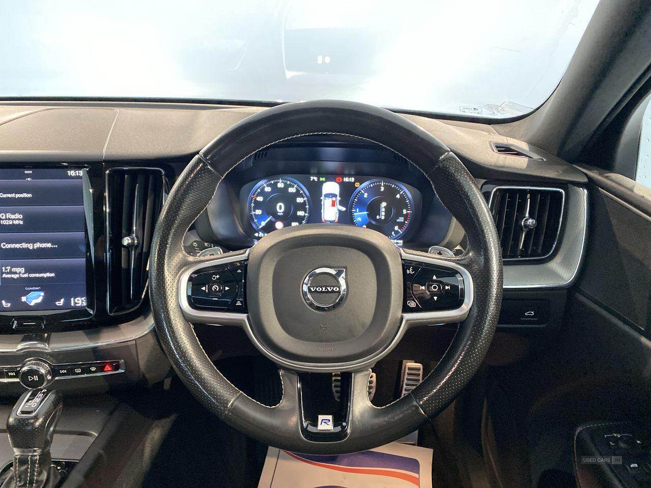 Oct 2018 Volvo XC60 2.0 D4 R DESIGN 5dr AWD Geartronic
