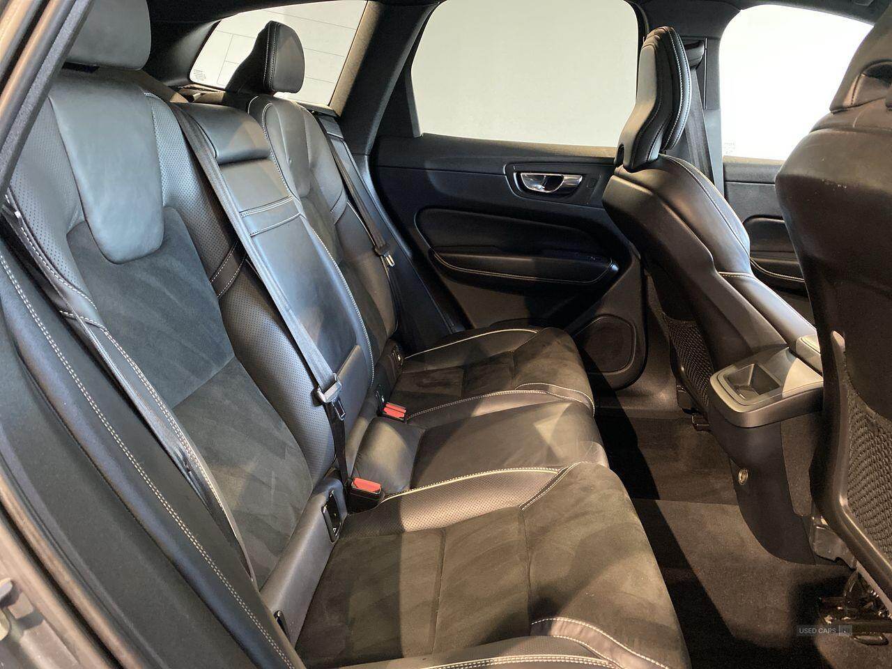Oct 2018 Volvo XC60 2.0 D4 R DESIGN 5dr AWD Geartronic