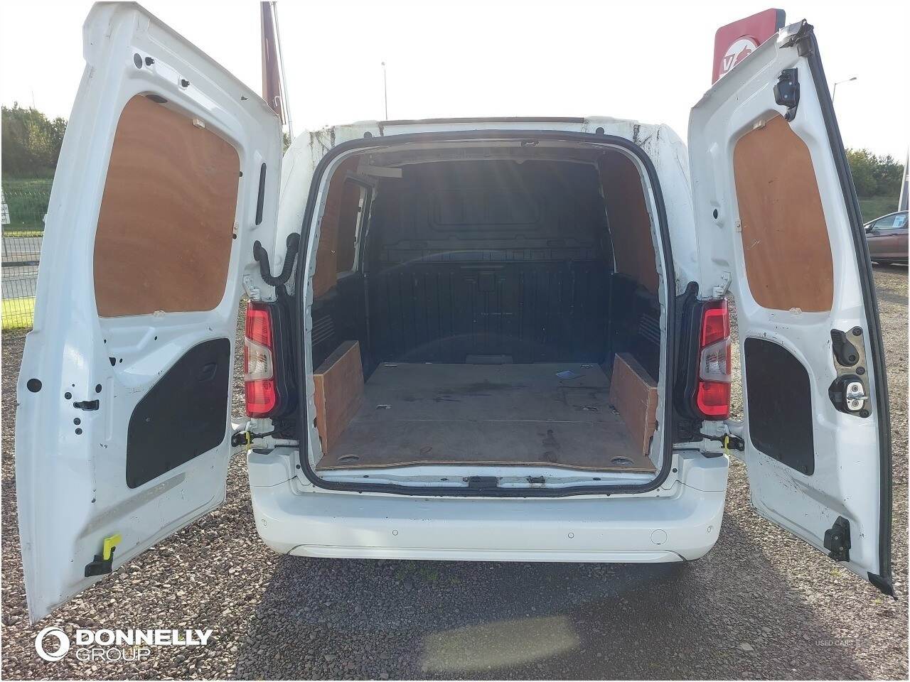 May 2022 Vauxhall Combo 2300 1.5 Turbo D 100ps H1 Sportive Van [6 Speed]