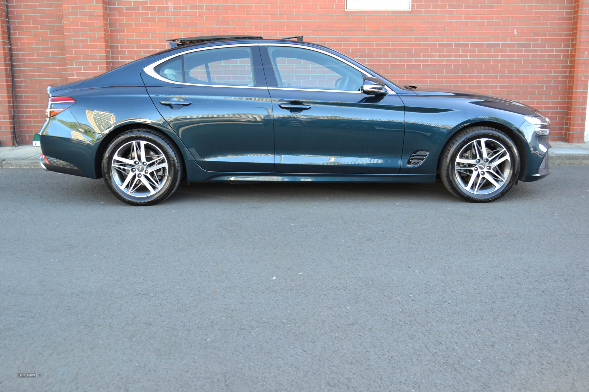Oct 2022 Genesis G70 2.2D Premium Line 4dr Auto