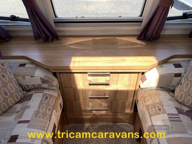 2014 Bailey Unicorn Vigo Transverse Island Bed