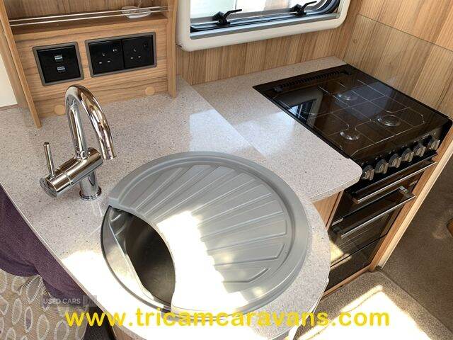 2014 Bailey Unicorn Vigo Transverse Island Bed