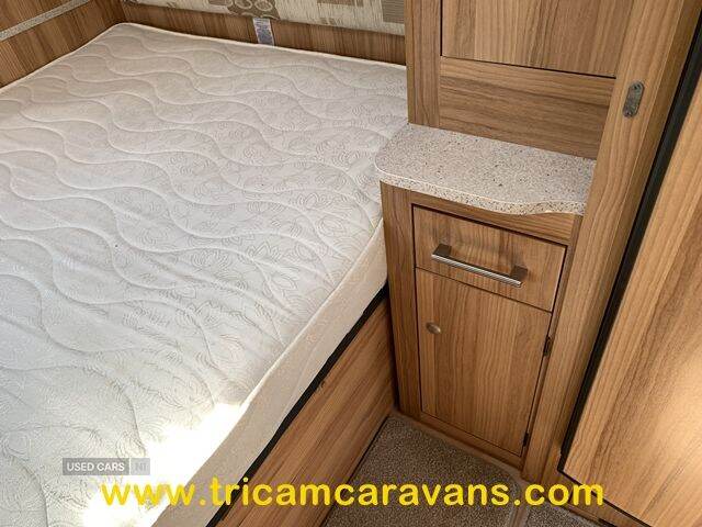 2014 Bailey Unicorn Vigo Transverse Island Bed