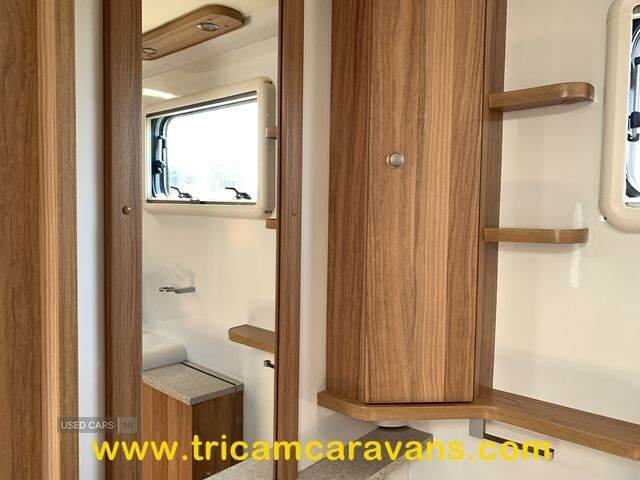 2014 Bailey Unicorn Vigo Transverse Island Bed