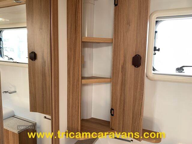2014 Bailey Unicorn Vigo Transverse Island Bed