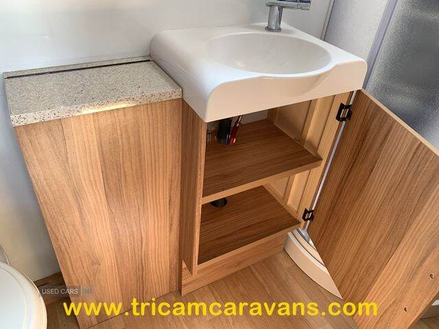 2014 Bailey Unicorn Vigo Transverse Island Bed