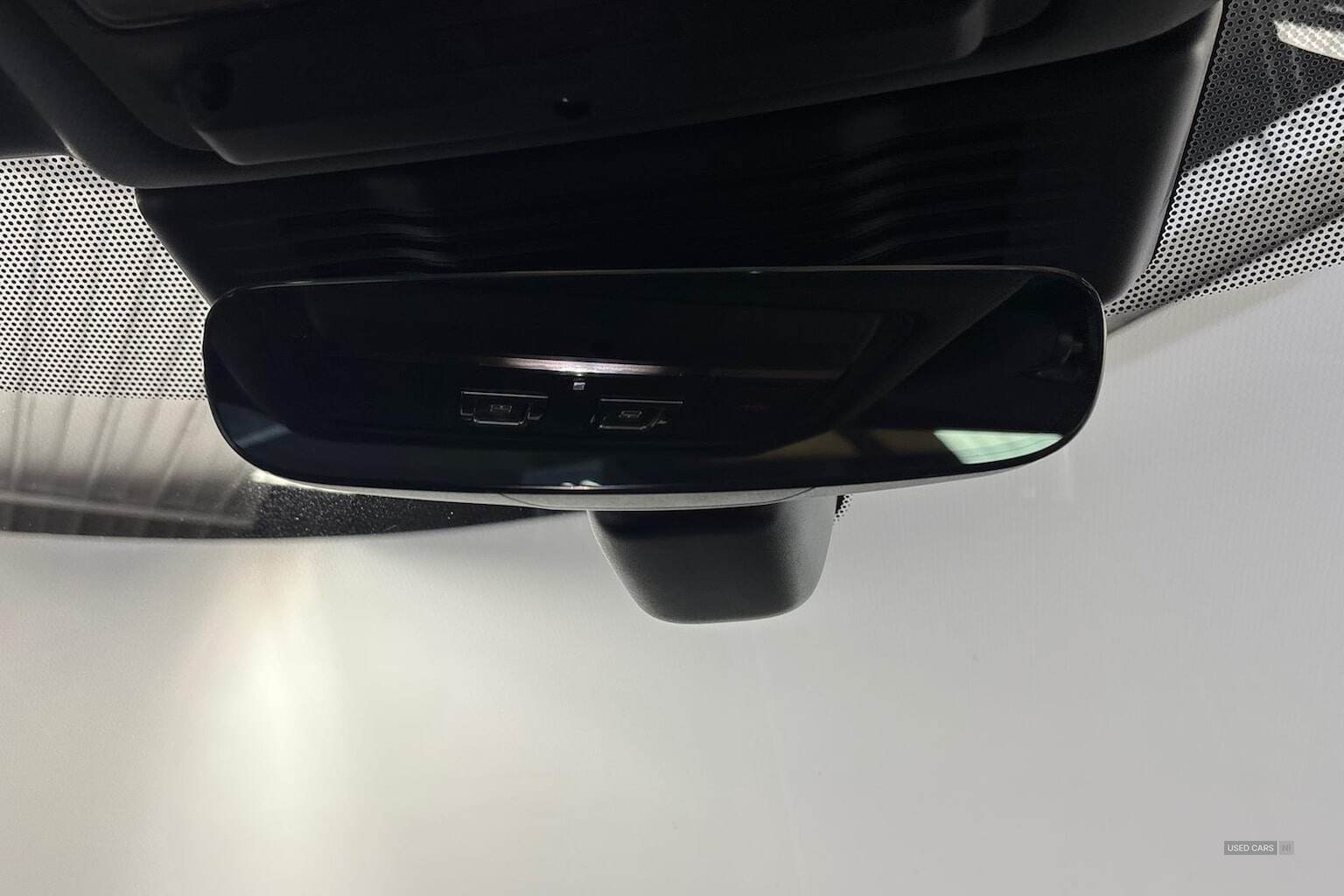 Nov 2021 Land Rover Discovery 3.0 D300 R-Dynamic Hse 5Dr Auto