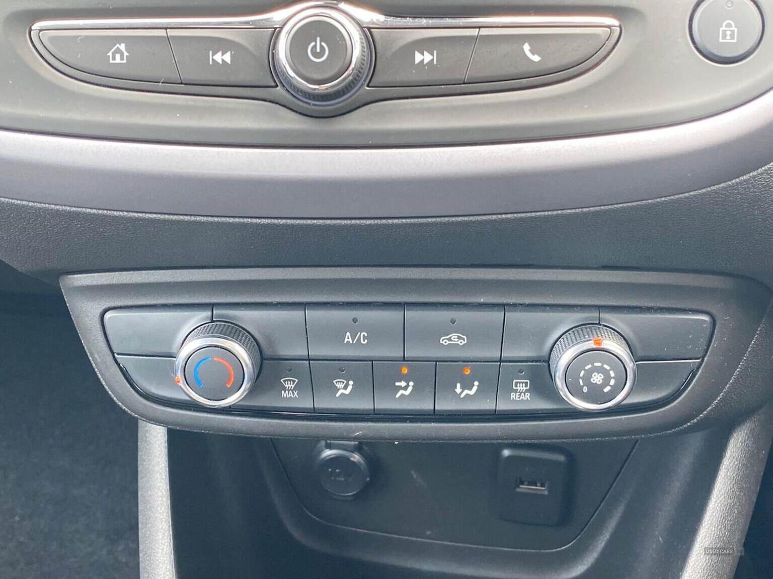 Mar 2022 Vauxhall Crossland 1.2 Design 5Dr