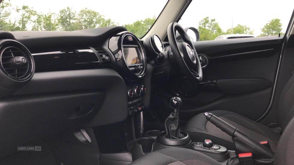 Jun 2017 MINI Hatch 1.5 Cooper 5dr