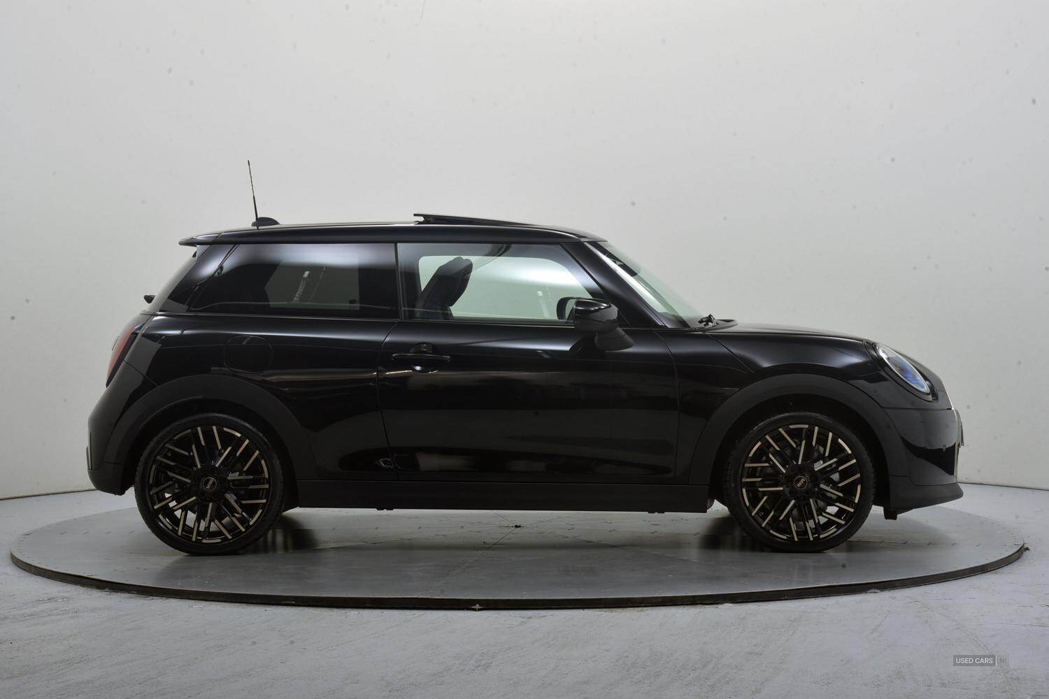 Nov 2024 MINI Cooper 1.5 C Exclusive 3dr Auto