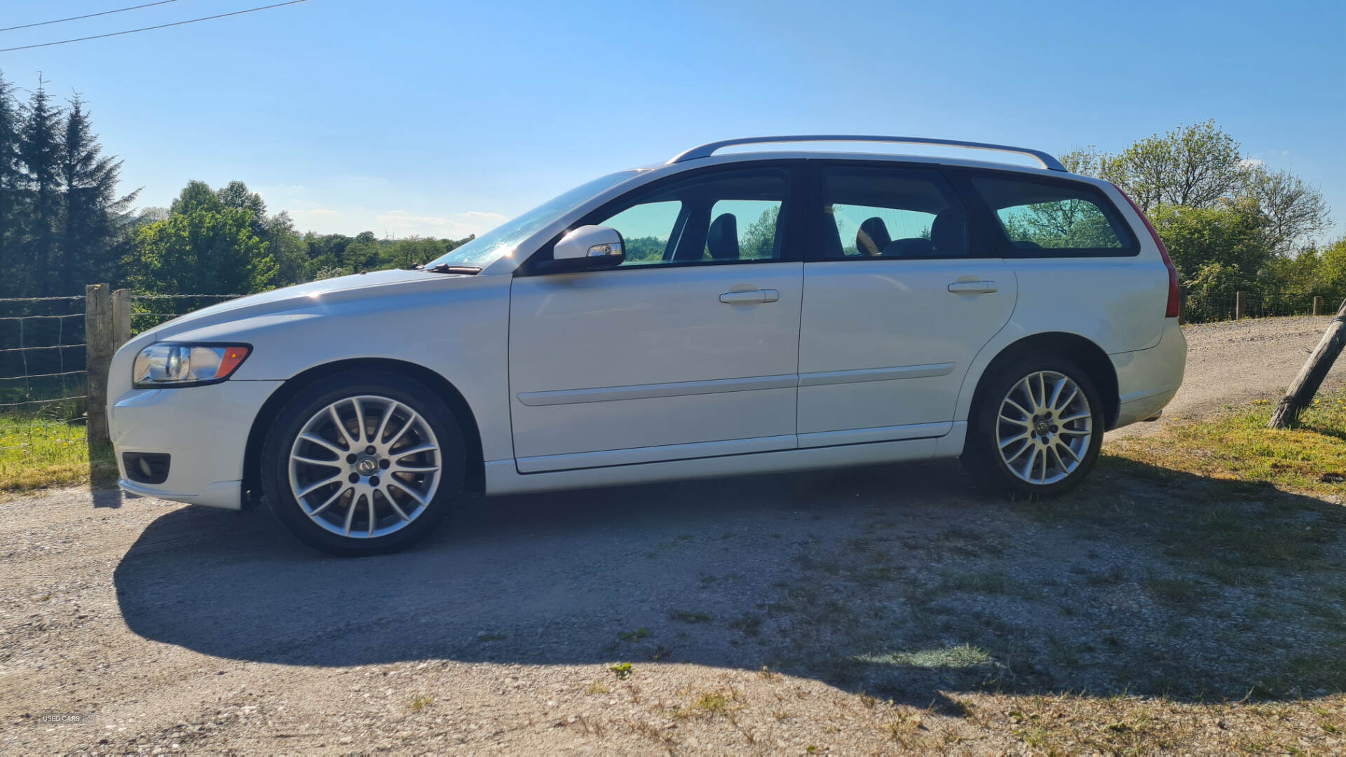 Apr 2011 Volvo V50 D4 [177] SE Lux 5dr