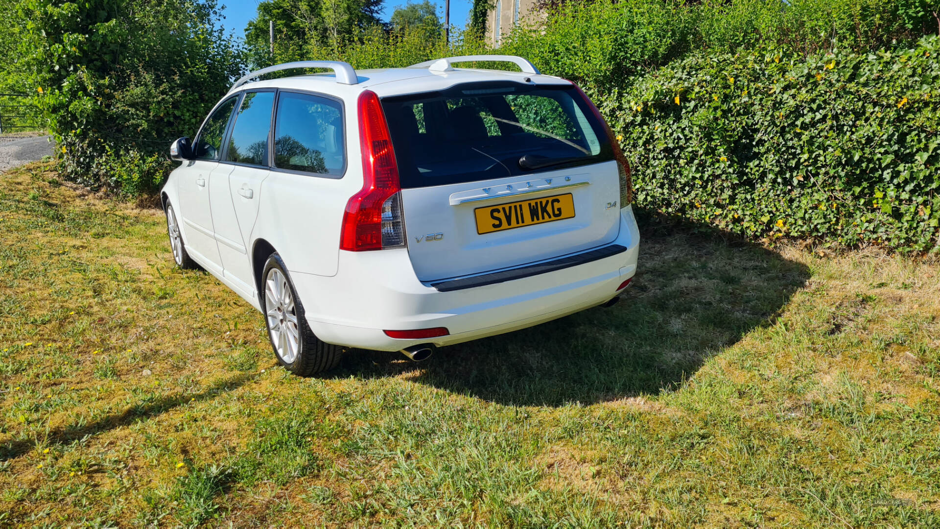 Apr 2011 Volvo V50 D4 [177] SE Lux 5dr