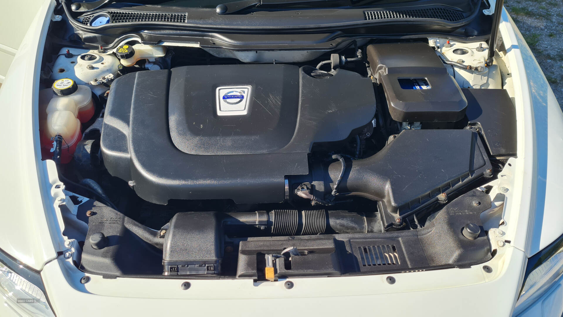 Apr 2011 Volvo V50 D4 [177] SE Lux 5dr