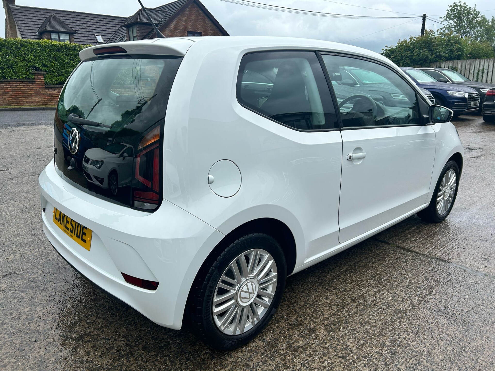Volkswagen Up HATCHBACK in Down