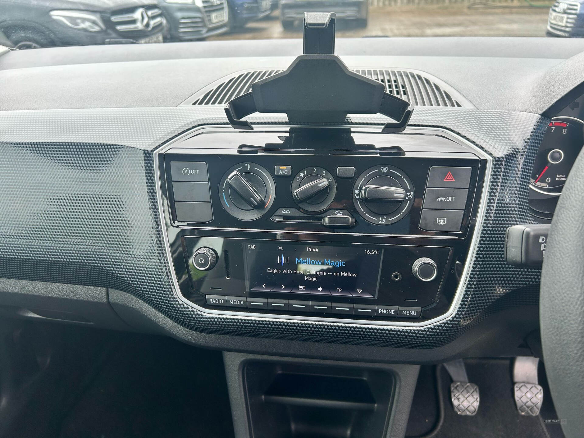 Volkswagen Up HATCHBACK in Down