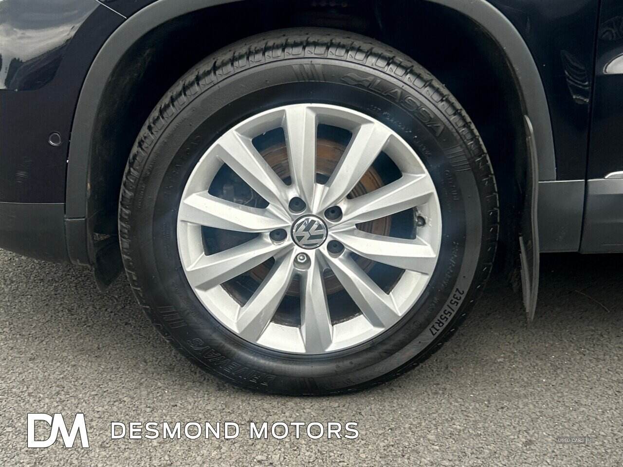 Apr 2015 Volkswagen Tiguan 2.0 TDi BlueMotion Tech Match 5dr [2WD]