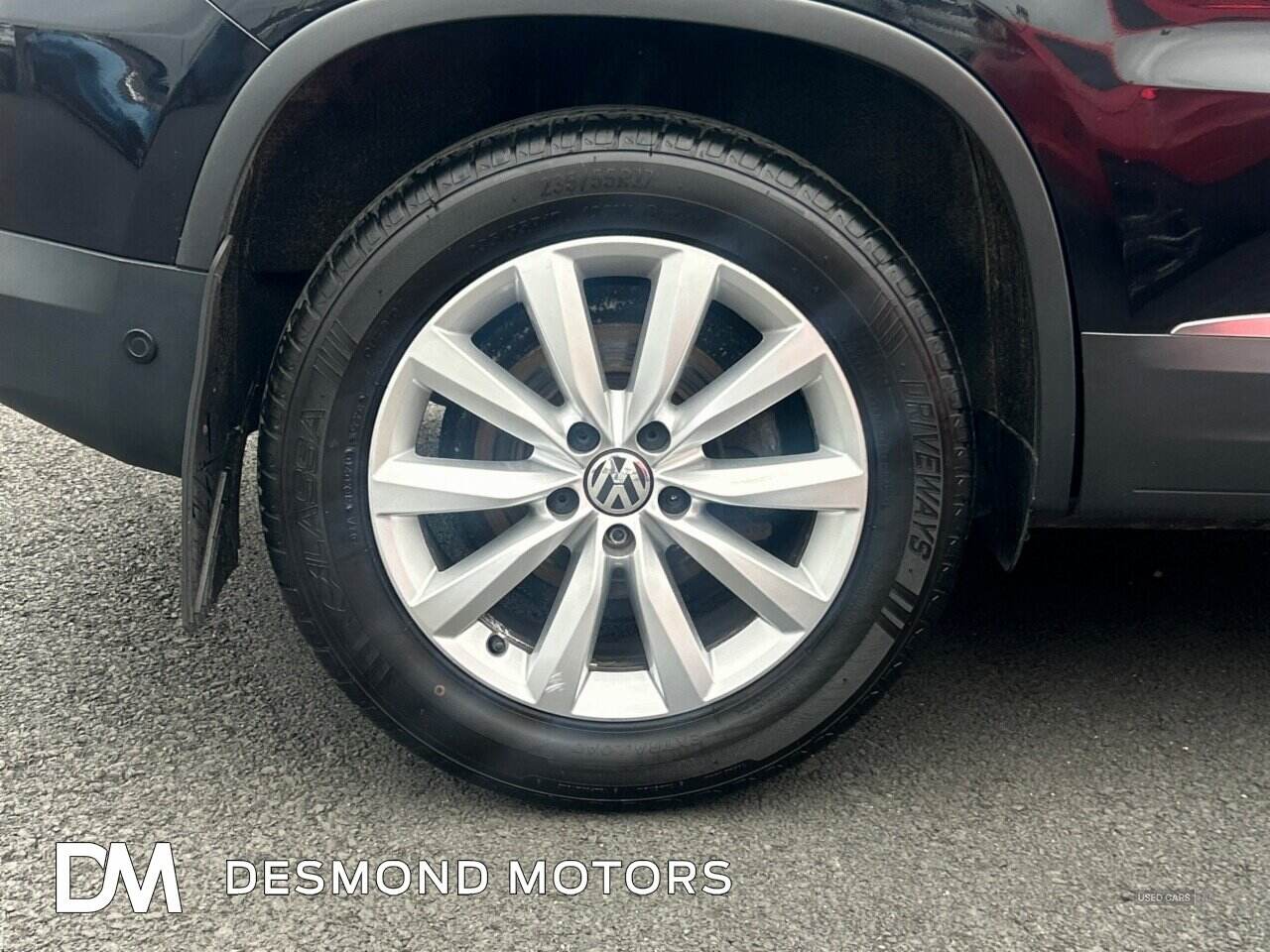 Apr 2015 Volkswagen Tiguan 2.0 TDi BlueMotion Tech Match 5dr [2WD]