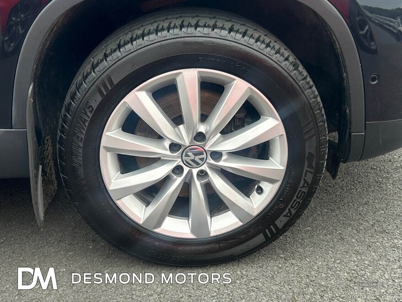 Apr 2015 Volkswagen Tiguan 2.0 TDi BlueMotion Tech Match 5dr [2WD]