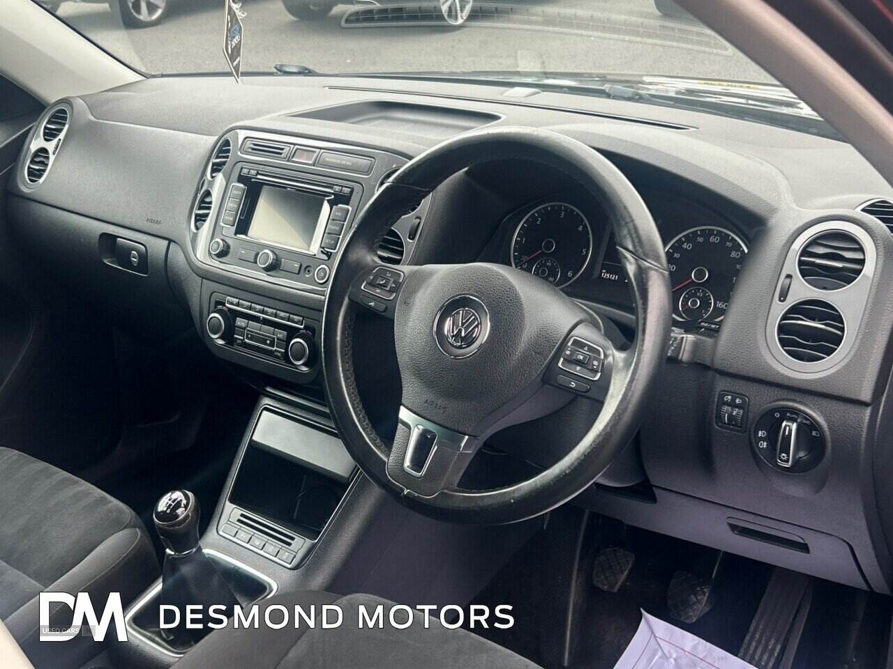 Apr 2015 Volkswagen Tiguan 2.0 TDi BlueMotion Tech Match 5dr [2WD]