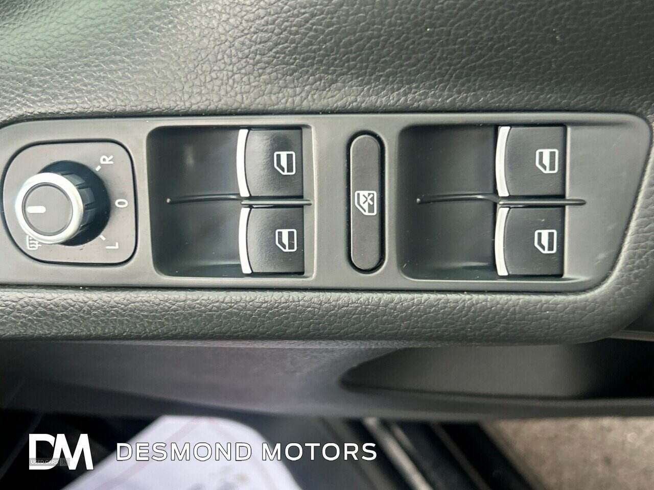 Apr 2015 Volkswagen Tiguan 2.0 TDi BlueMotion Tech Match 5dr [2WD]