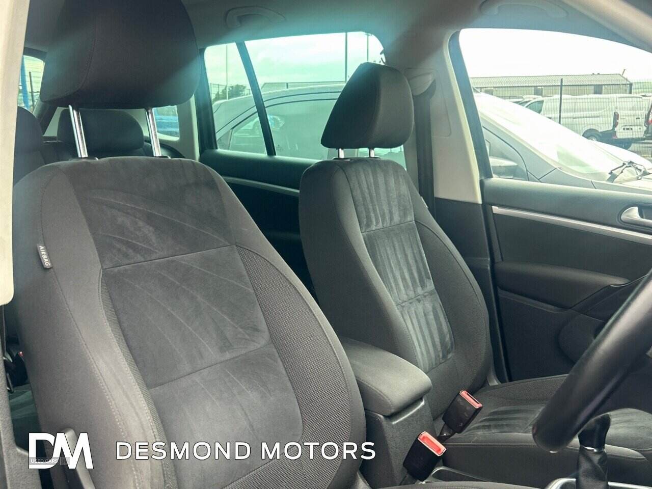 Apr 2015 Volkswagen Tiguan 2.0 TDi BlueMotion Tech Match 5dr [2WD]