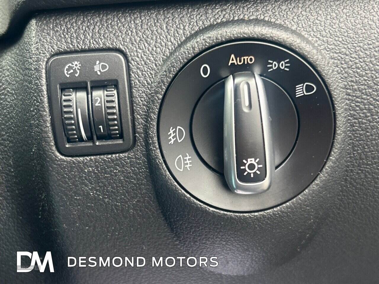 Apr 2015 Volkswagen Tiguan 2.0 TDi BlueMotion Tech Match 5dr [2WD]