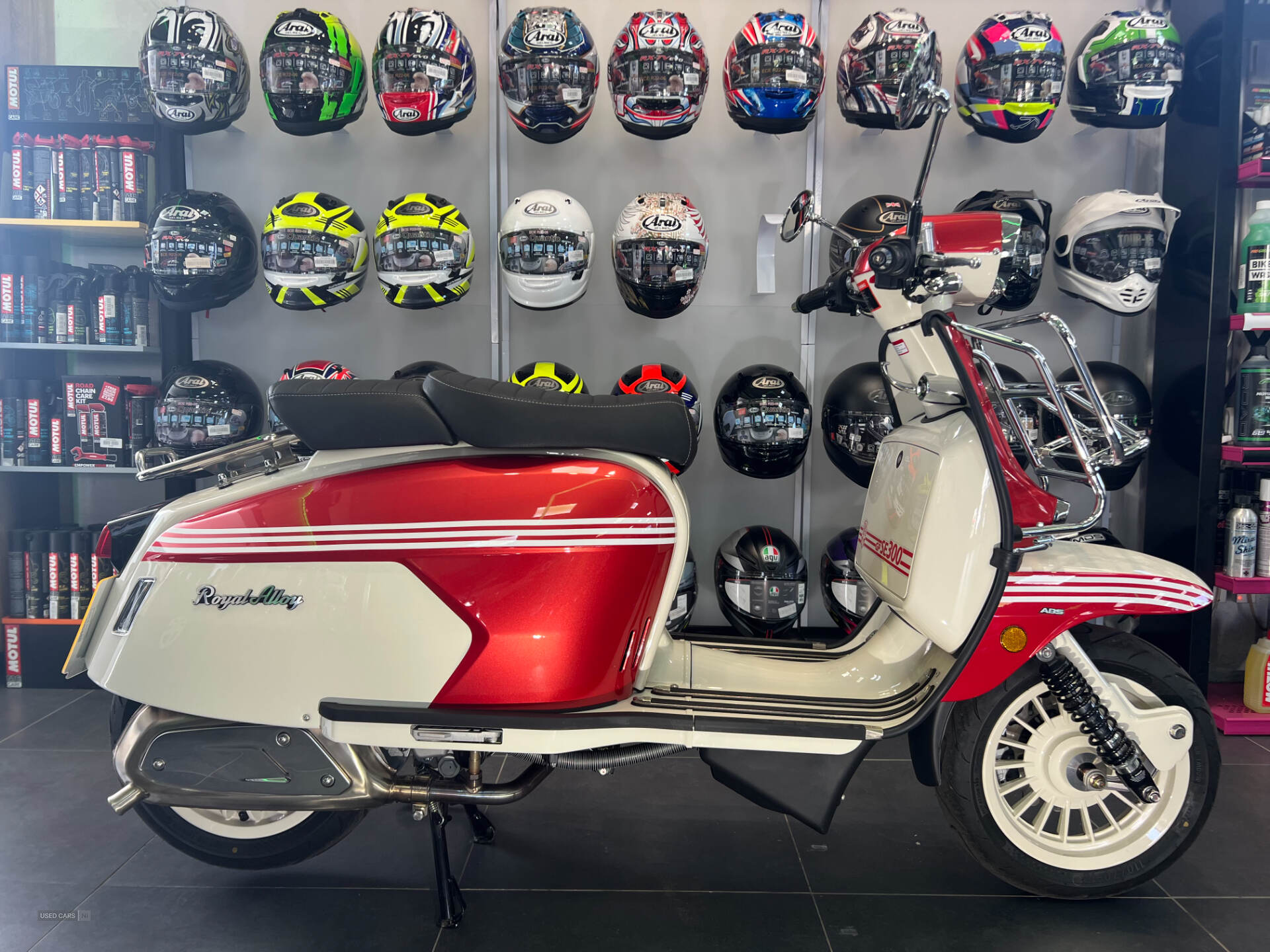 Oct 2024 Royal Enfield 2024 ROYAL ALLOY GP300 SE