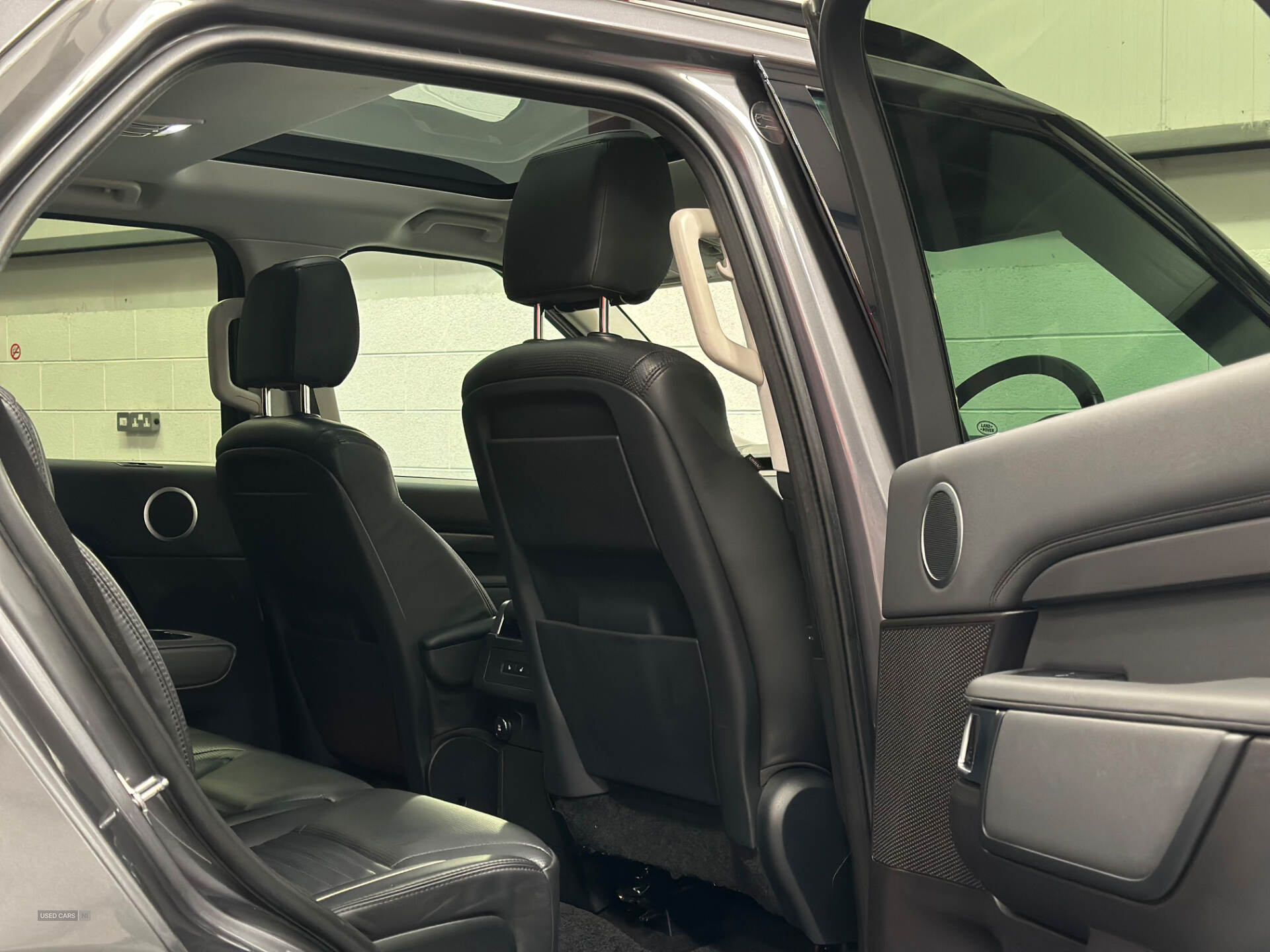 Land Rover Discovery DIESEL SW in Antrim