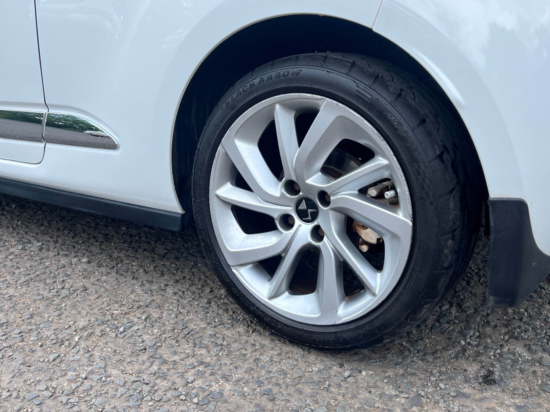 Jan 2016 DS 3 1.2 PureTech 110 DStyle Nav 3dr