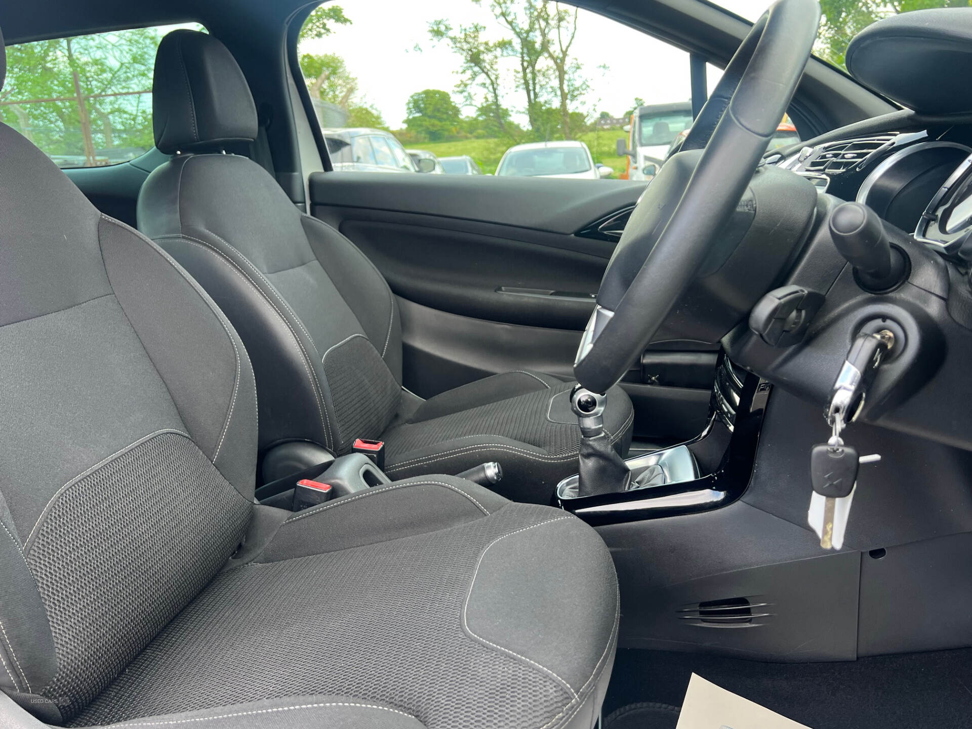 Jan 2016 DS 3 1.2 PureTech 110 DStyle Nav 3dr