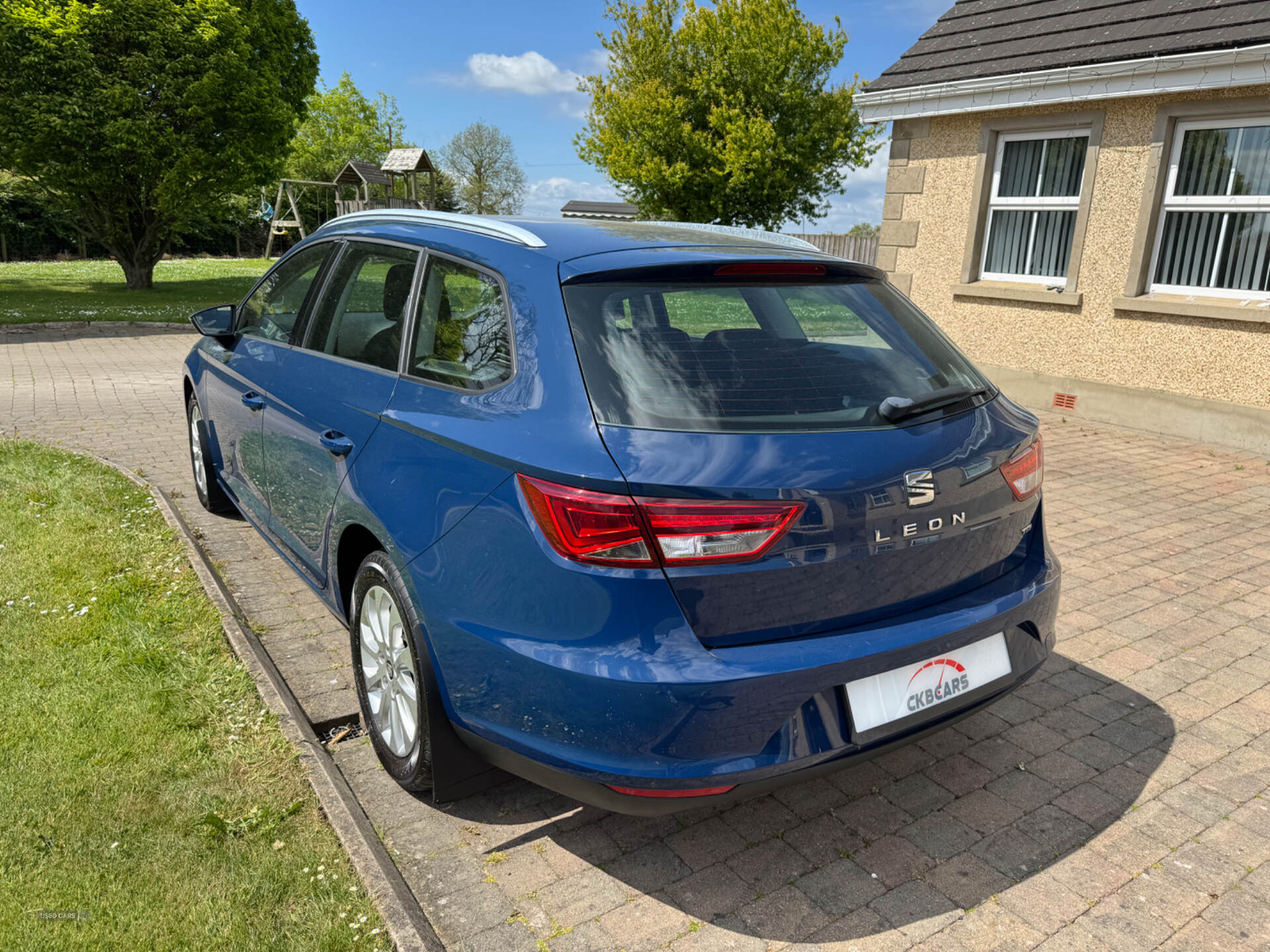 Seat Leon DIESEL SPORT TOURER in Antrim