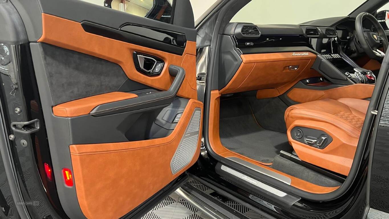 Oct 2021 Lamborghini Urus 4.0T FSI V8 5dr Auto