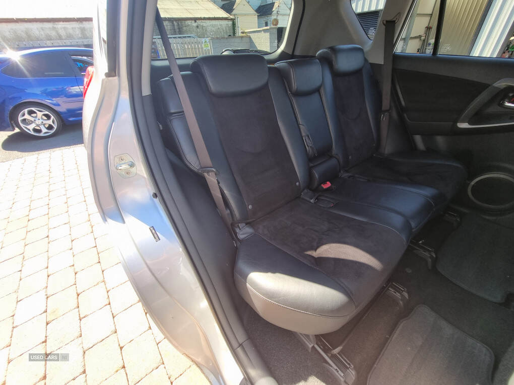 Dec 2011 Toyota RAV4 2.2 D-4D XT-R 5dr