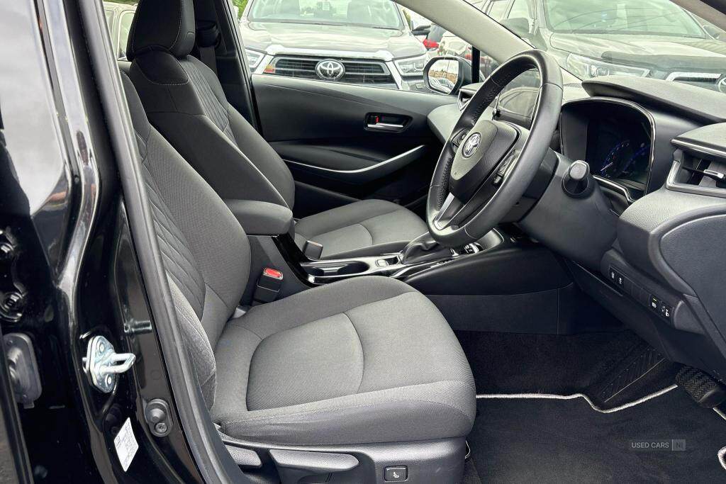 Apr 2022 Toyota Corolla 1.8 VVT-i Hybrid Design 4dr CVT
