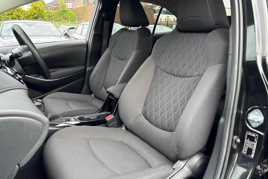 Apr 2022 Toyota Corolla 1.8 VVT-i Hybrid Design 4dr CVT