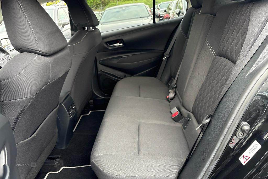 Apr 2022 Toyota Corolla 1.8 VVT-i Hybrid Design 4dr CVT