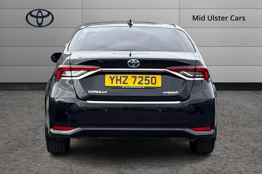 Apr 2022 Toyota Corolla 1.8 VVT-i Hybrid Design 4dr CVT