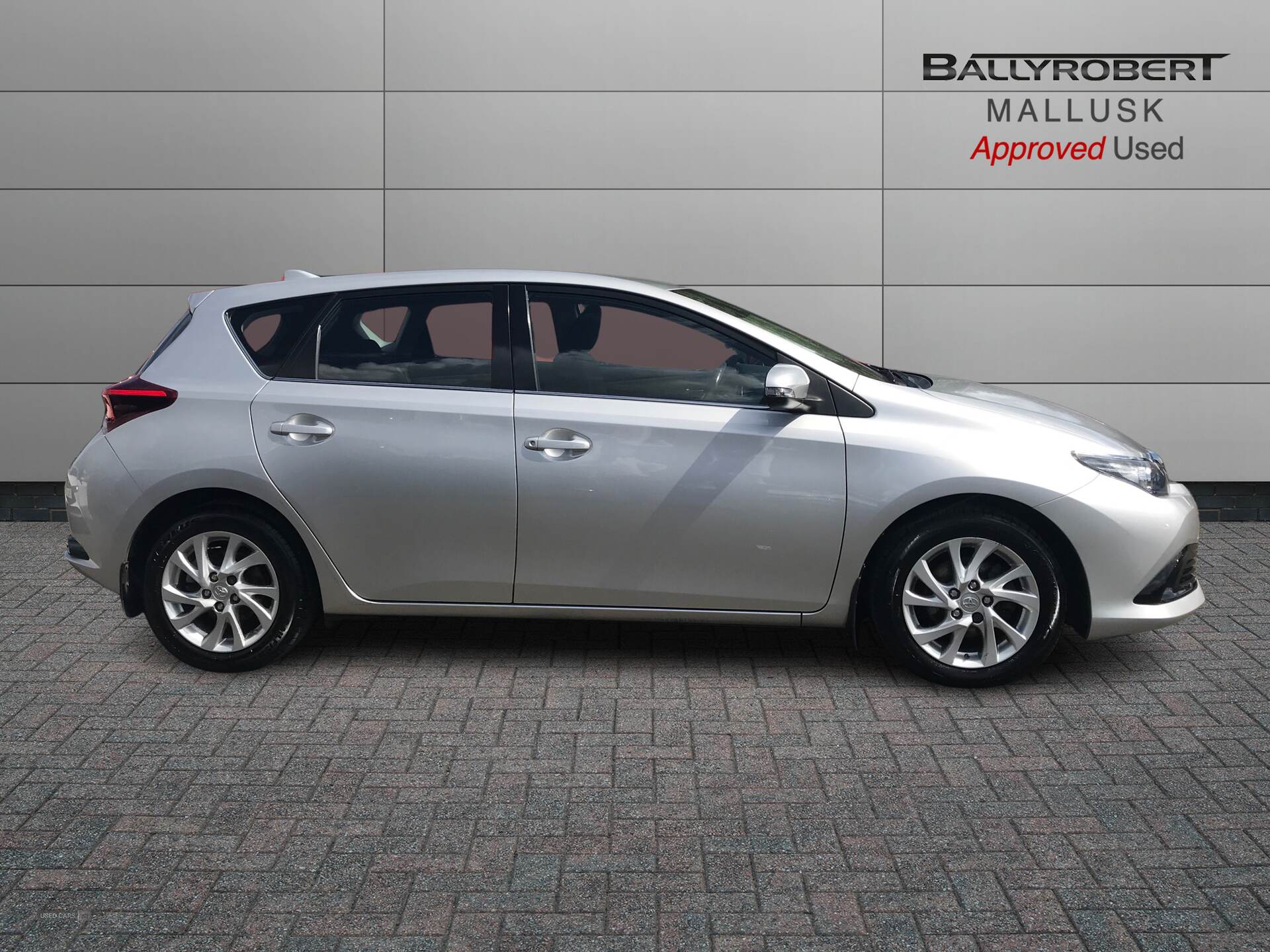 Feb 2017 Toyota Auris 1.2T Icon TSS 5dr