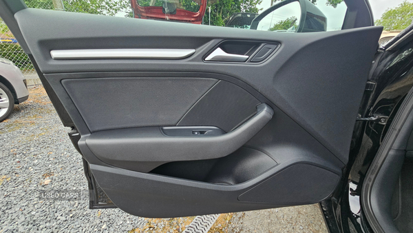 Audi A3 DIESEL SPORTBACK in Down