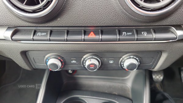 Audi A3 DIESEL SPORTBACK in Down