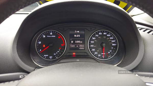Audi A3 DIESEL SPORTBACK in Down