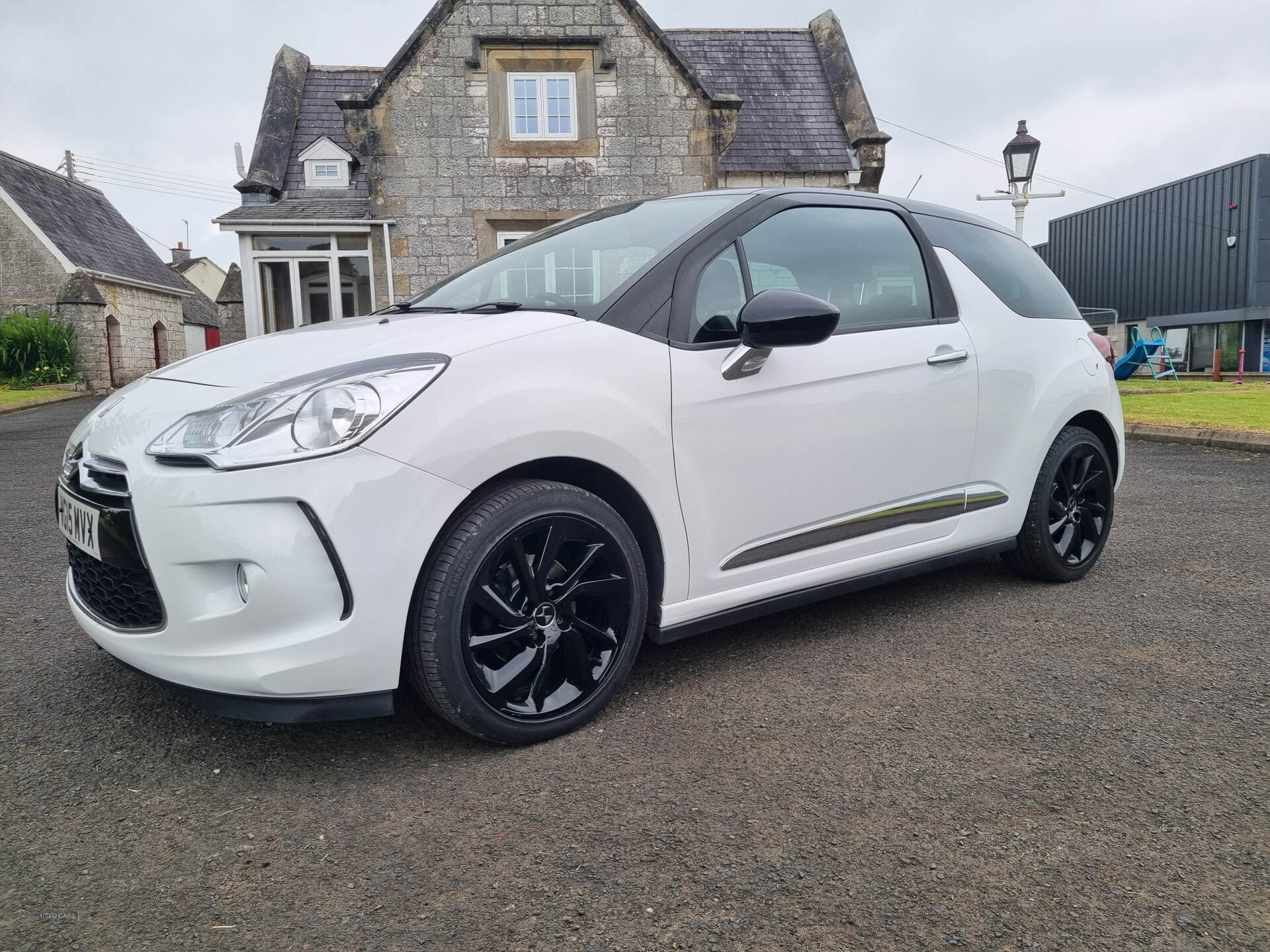 Jun 2015 DS 3 1.6 BlueHDi DStyle Nav 3dr