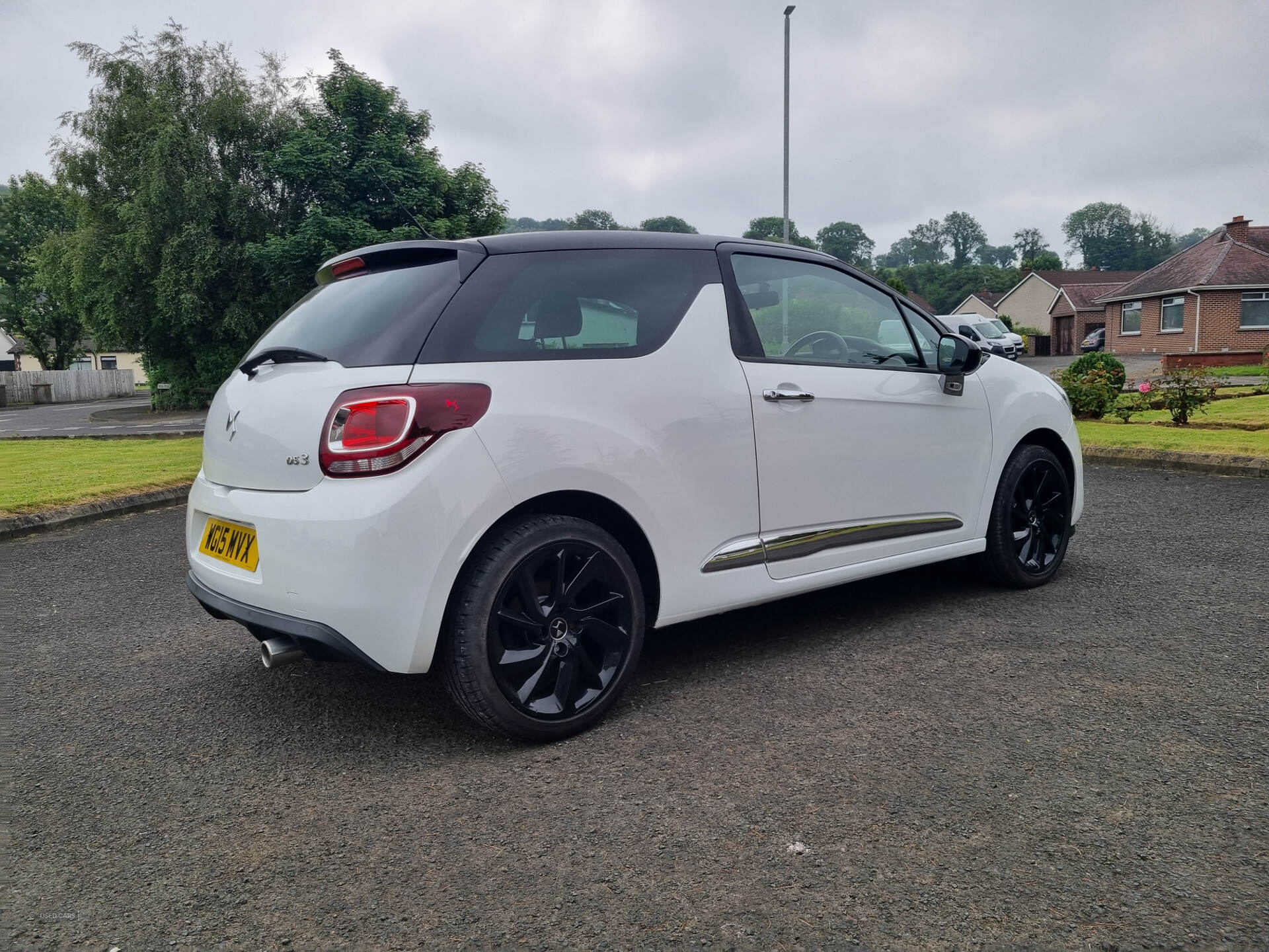 Jun 2015 DS 3 1.6 BlueHDi DStyle Nav 3dr
