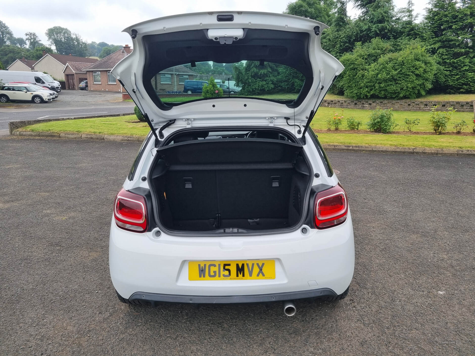 Jun 2015 DS 3 1.6 BlueHDi DStyle Nav 3dr