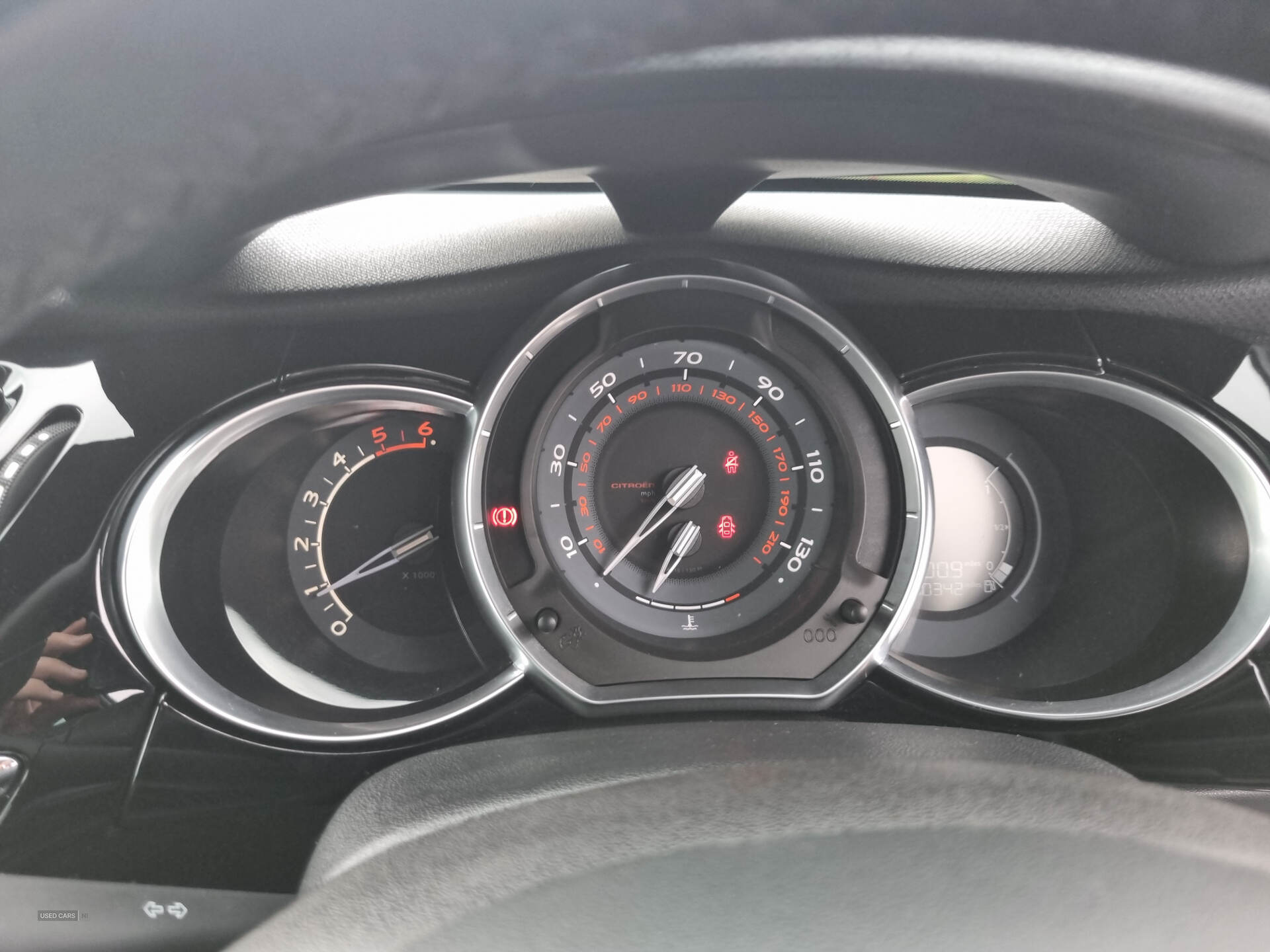 Jun 2015 DS 3 1.6 BlueHDi DStyle Nav 3dr