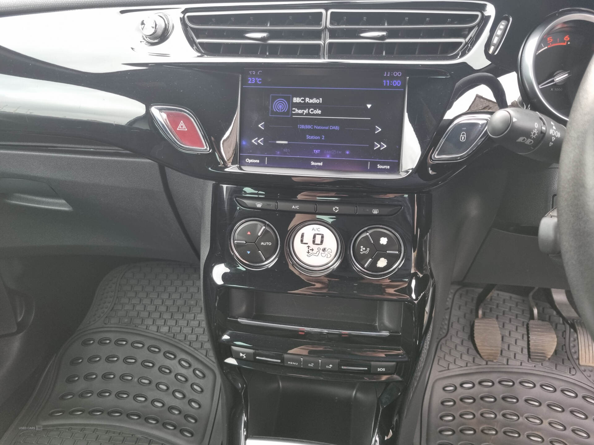 Jun 2015 DS 3 1.6 BlueHDi DStyle Nav 3dr