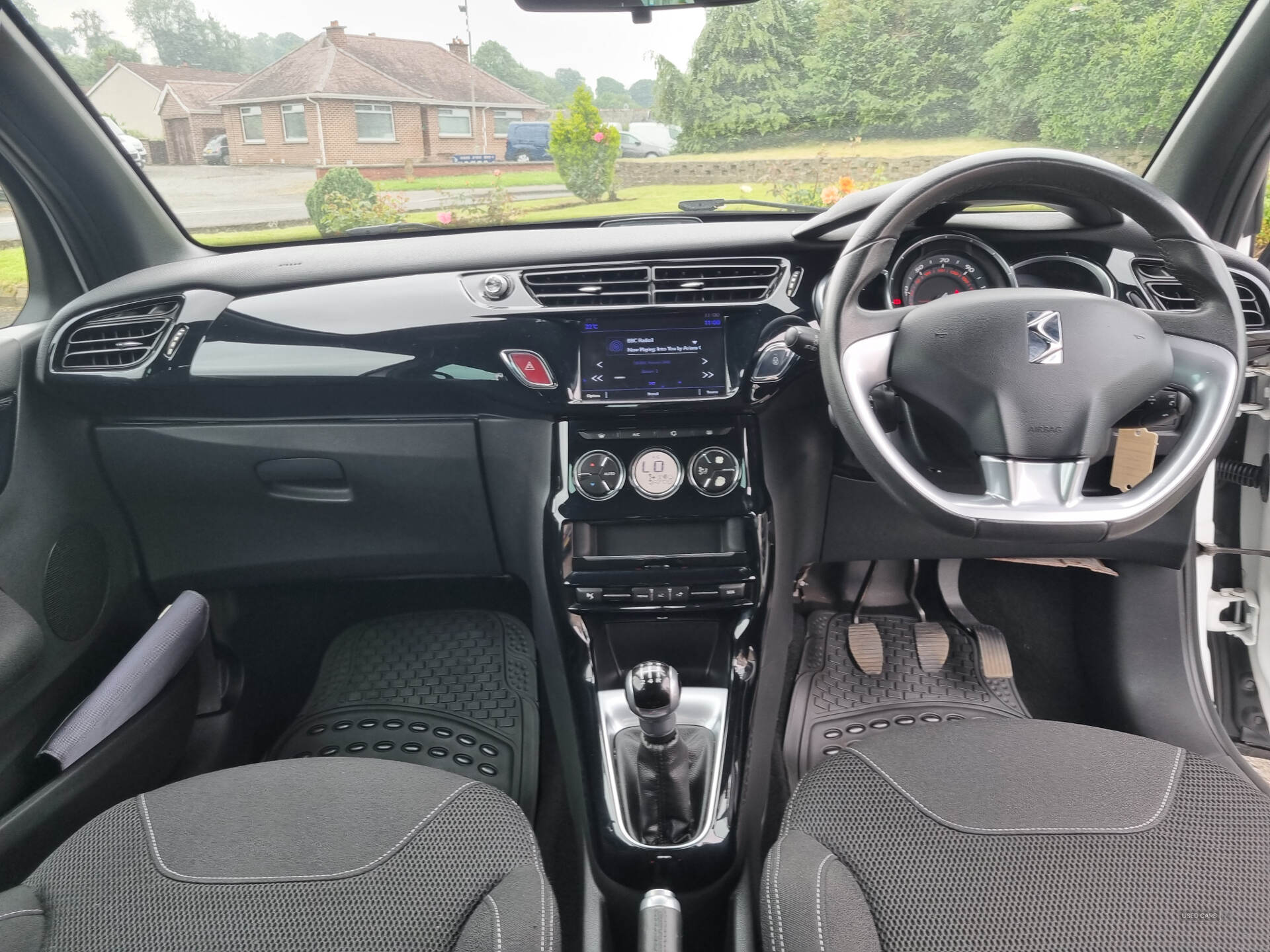Jun 2015 DS 3 1.6 BlueHDi DStyle Nav 3dr